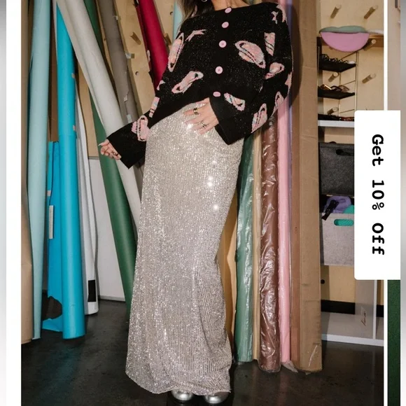 Dressed in LALA Saturn Sequin Skirt - Picture 6 of 9